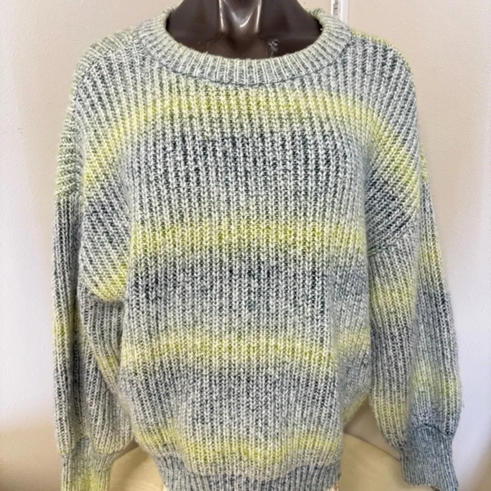 Beautiful super soft blue & green knit-style pullover sweater